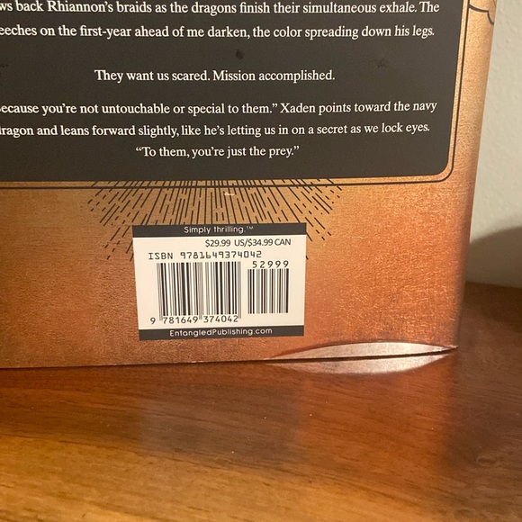 - Fourth Wing 🪽 custom sprayed edges - Picture 4 of 5